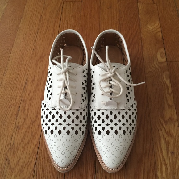 White Leather Oxford - Size 6.5 - Picture 2 of 3
